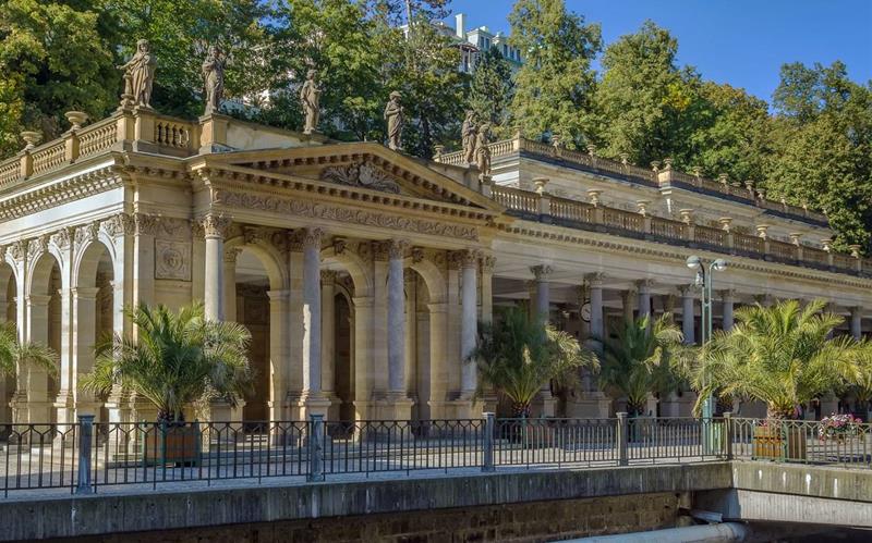Karlovy Vary and Watchtower Diana - preview image